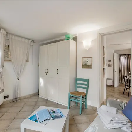 Sea Breeze Garavan New York - Happy Апартаменты *